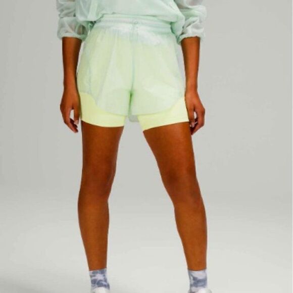 lululemon athletica Pants - NWT Lululemon Step Out High Rise Short 3"